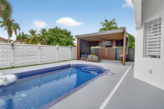 $1,370,000 | 6403 Southwest 162nd Path, Miami, FL 33193