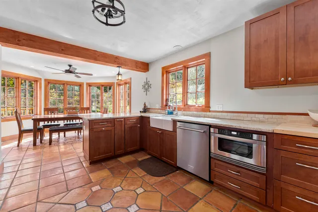 $1,195,000 | 9 Lower Taylor Hill Road, Winhall, VT 05340