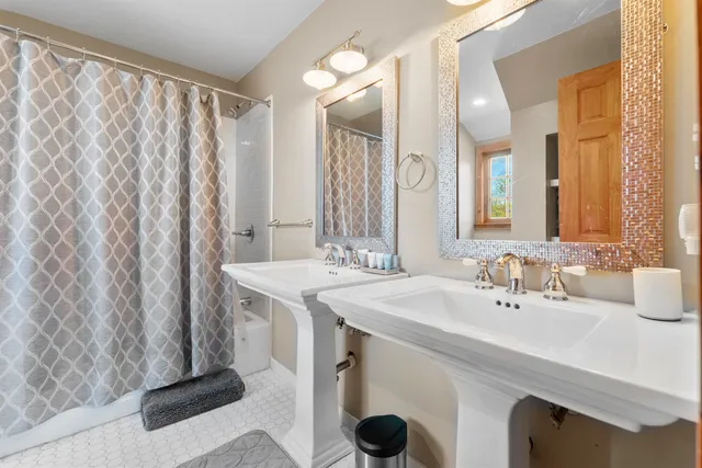 $1,195,000 | 9 Lower Taylor Hill Road, Winhall, VT 05340