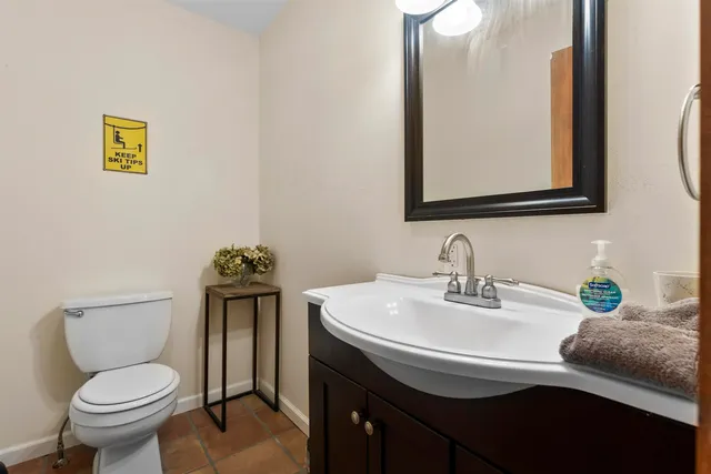 $1,195,000 | 9 Lower Taylor Hill Road, Winhall, VT 05340