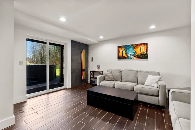 $1,195,000 | 9 Lower Taylor Hill Road, Winhall, VT 05340