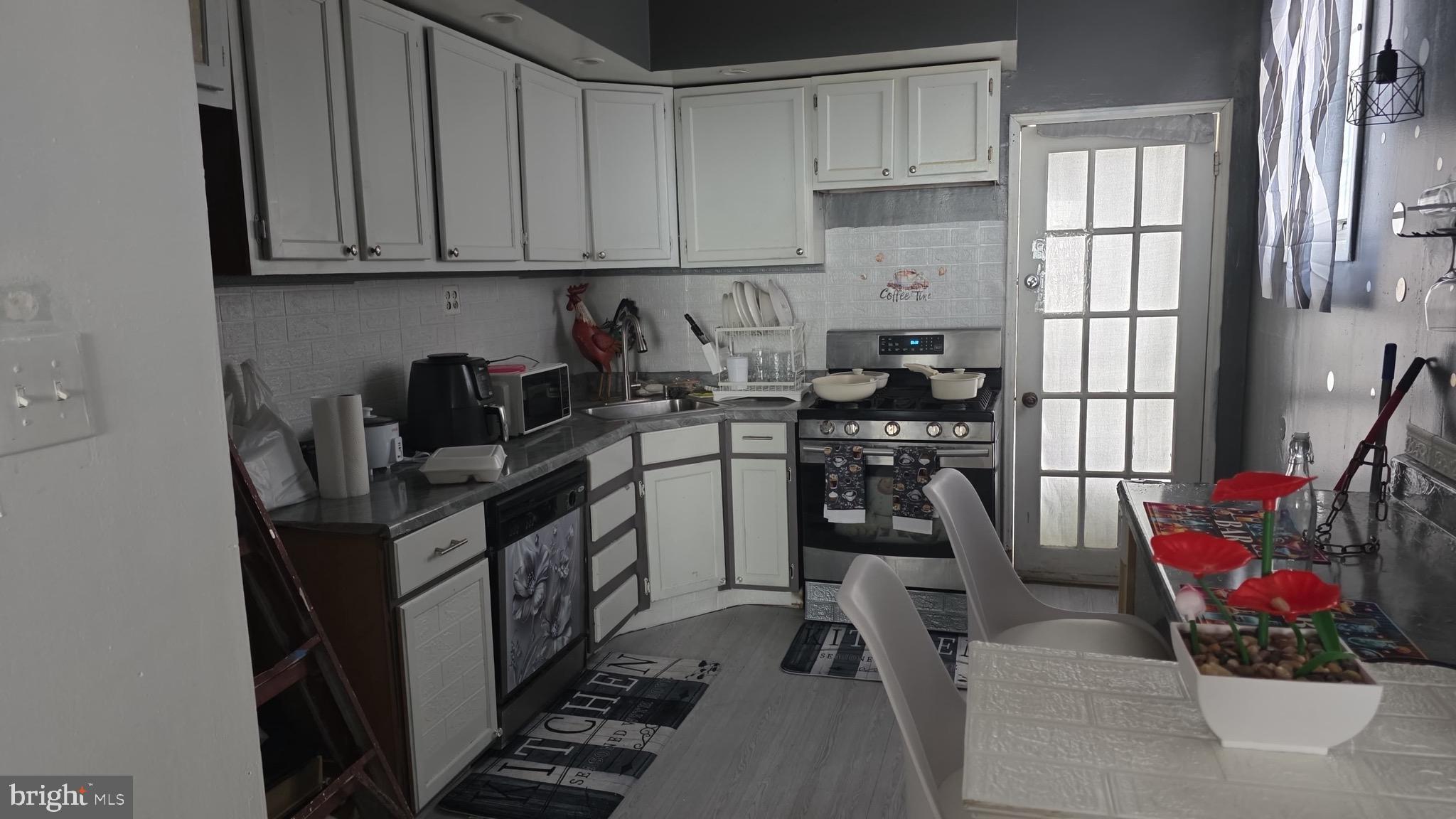 5041 Duffield Street Philadelphia, PA 19124 - Photo 3 of 21