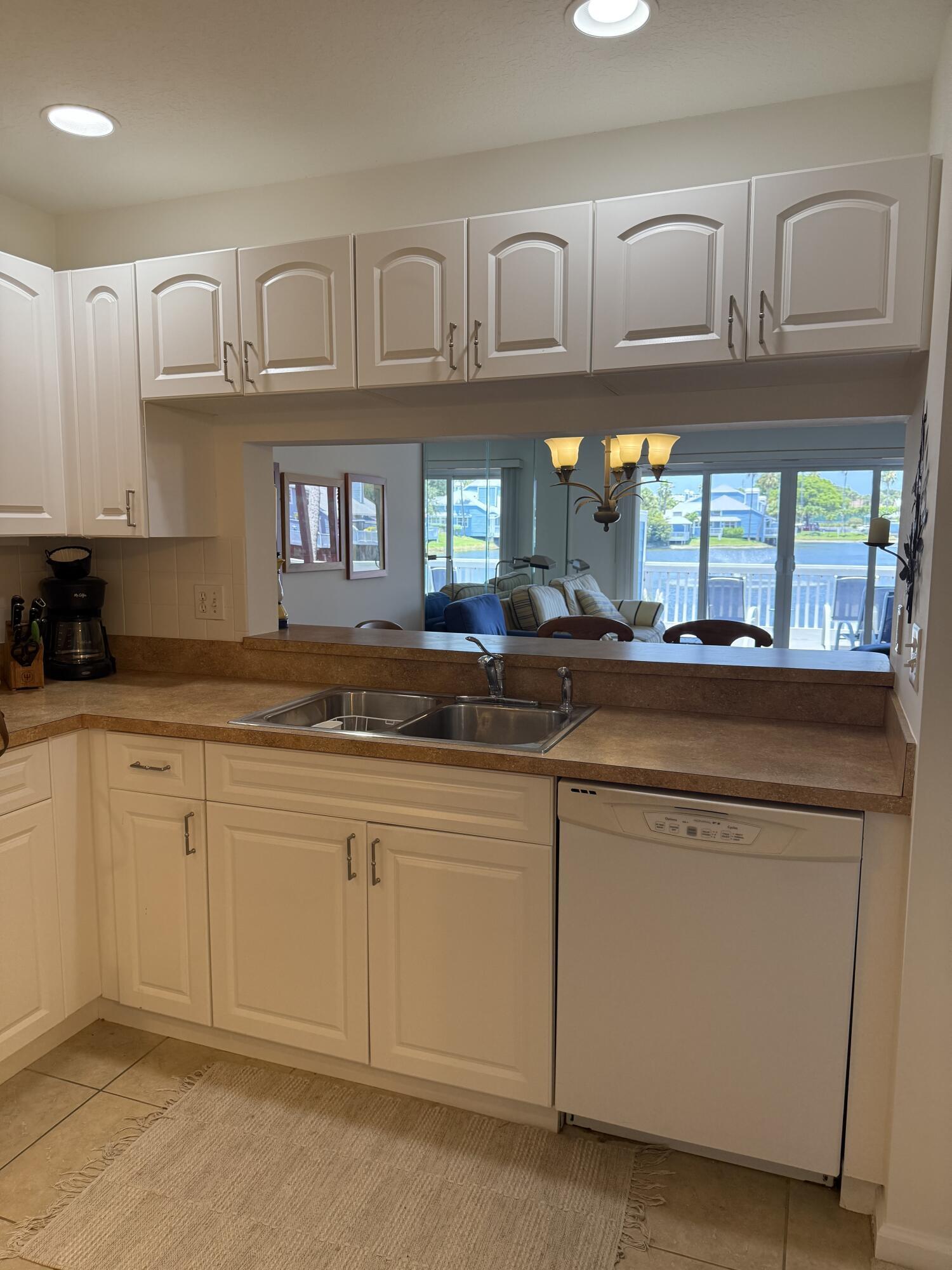 809 Ocean Dunes Circle Jupiter, FL 33477 - Photo 4 of 21 kitchen