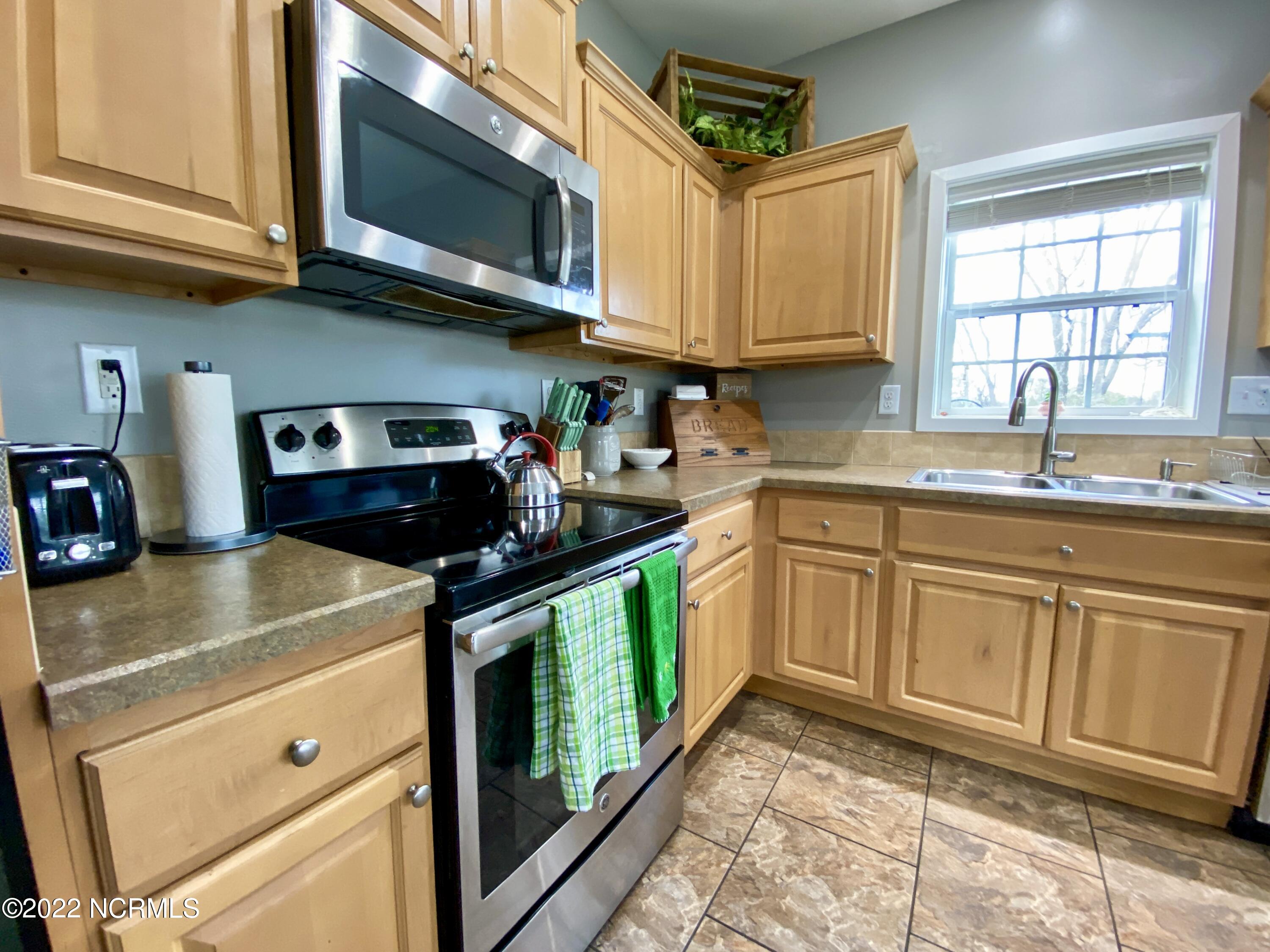1967 Rock Road Grifton, NC 28530 - Photo 8 of 35 Plenty of natural light!