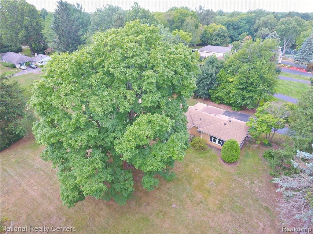 6310 Franklin Road Bloomfield Hills, MI 48301 - Photo 25 of 28 Franklin Rd Front Aerial 2.jpg