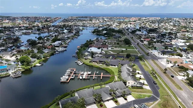 $393,000 | 644 Yardarm Drive, Unit 22, Apollo Beach, FL 33572