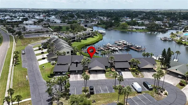 $374,000 | 644 Yardarm Drive, Unit 22, Apollo Beach, FL 33572