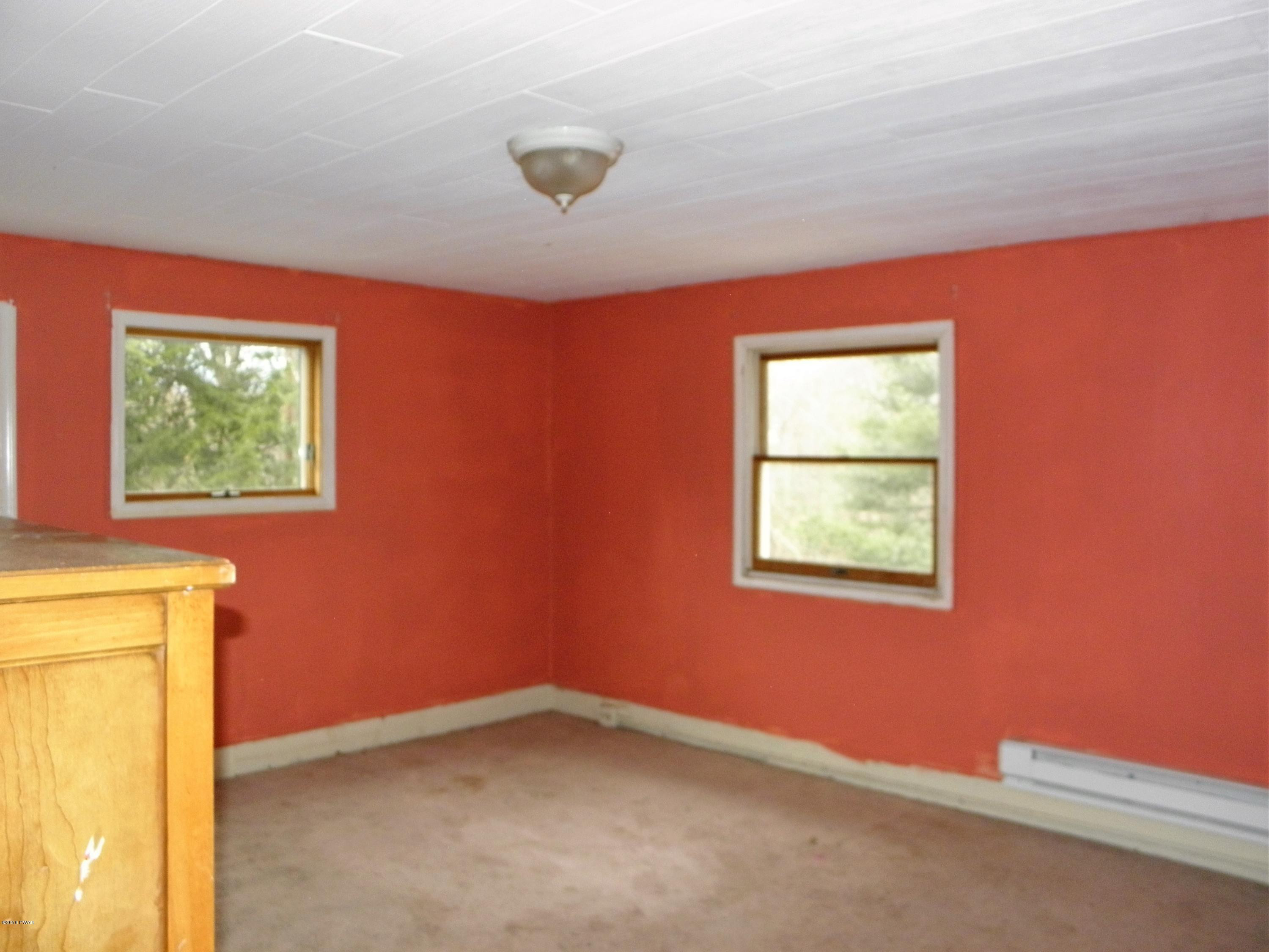 12 Riverside Avenue Hawley, PA 18428 - Photo 11 of 16