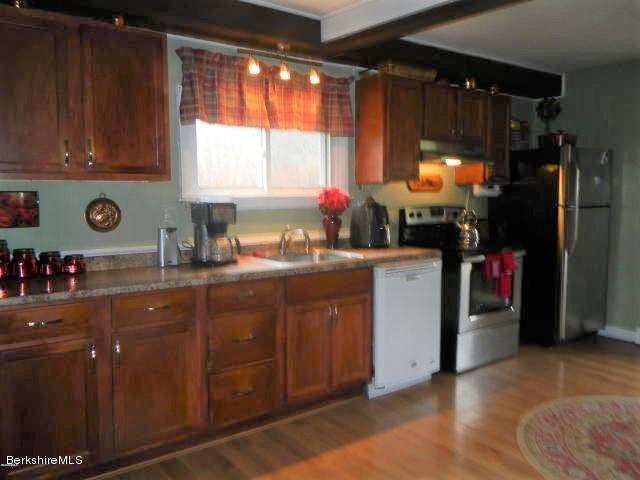33 Central Shaft Road Florida, MA 01247 - Photo 16 of 38 Kitchen