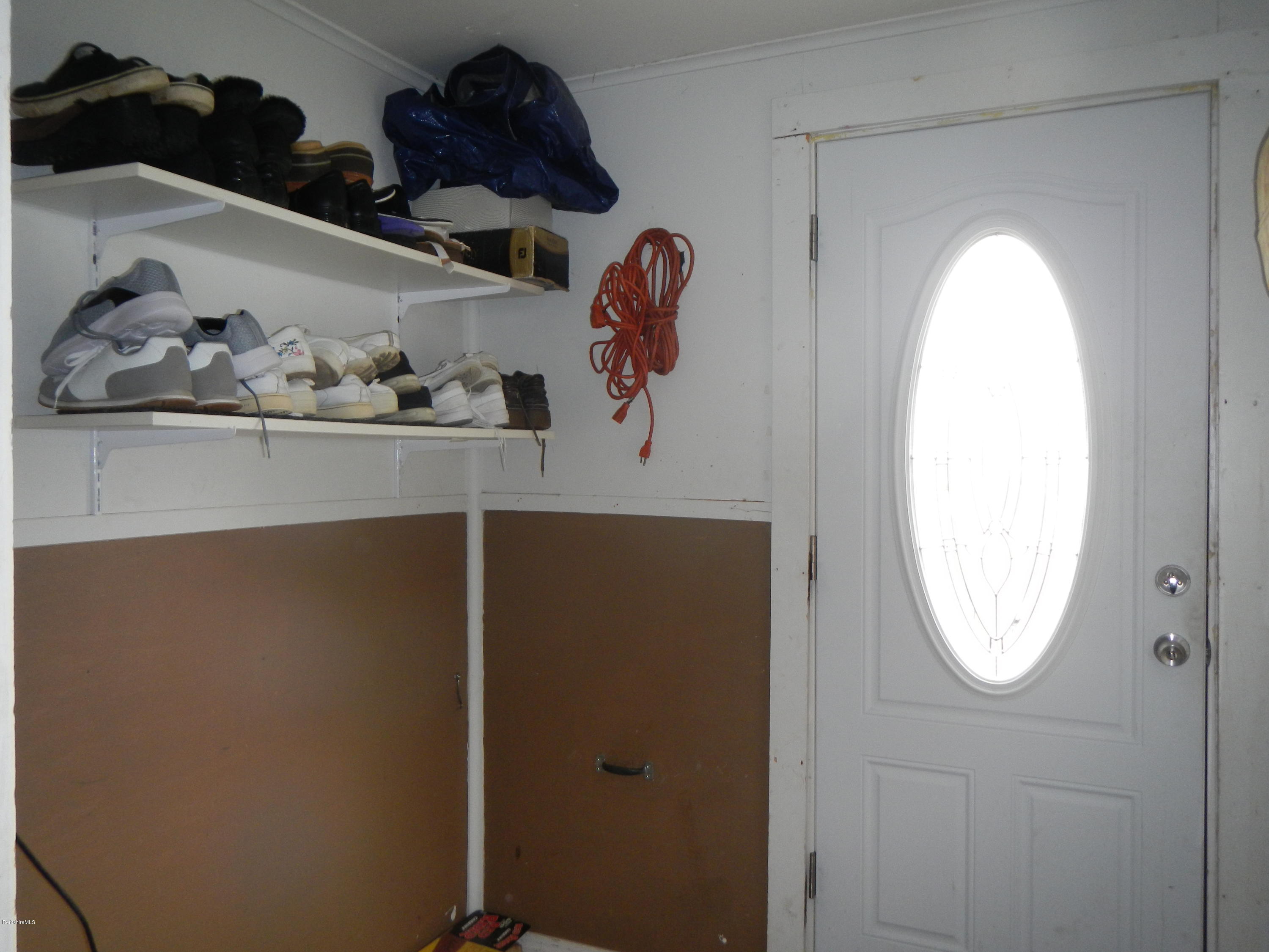 33 Central Shaft Road Florida, MA 01247 - Photo 8 of 38 entry way