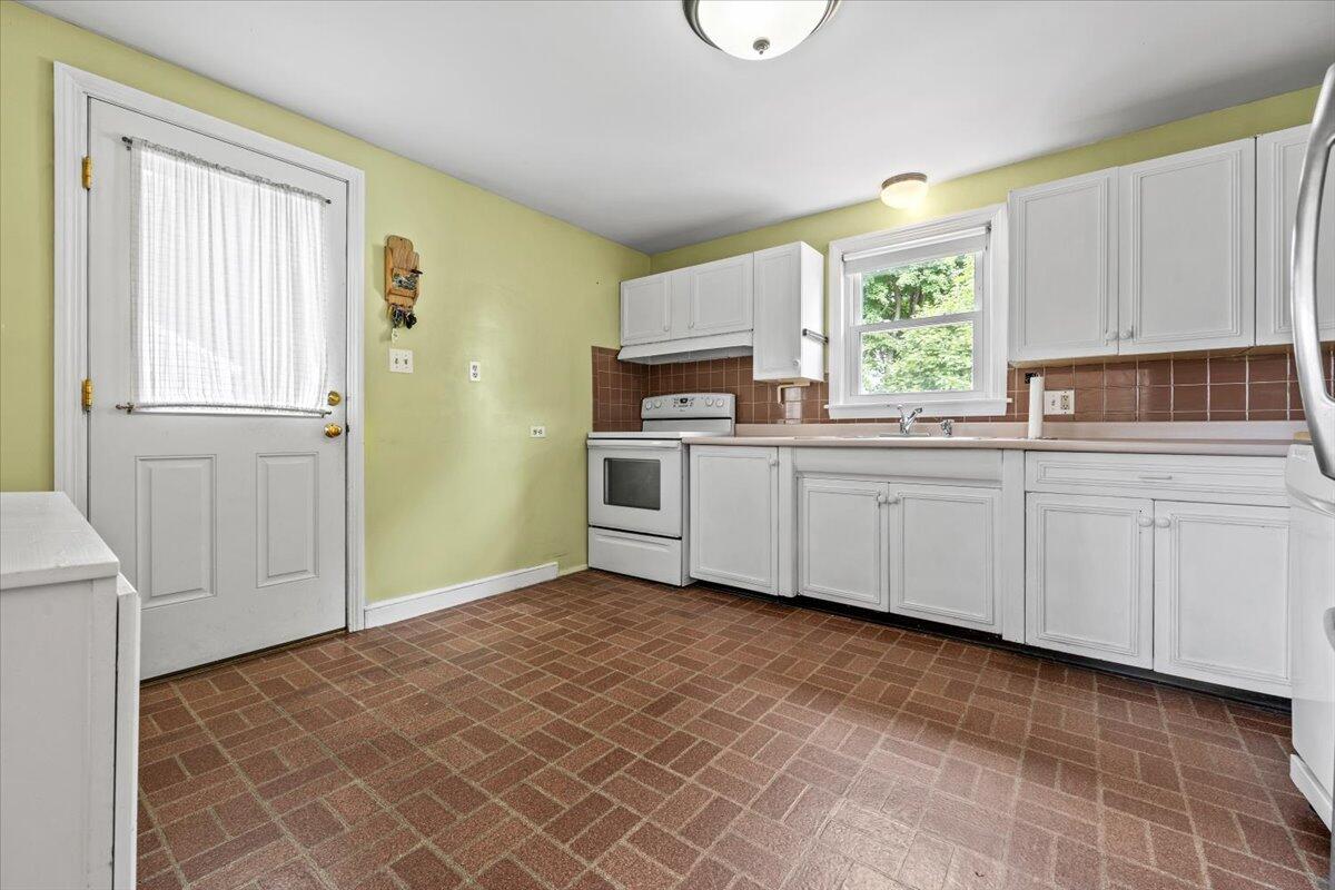 11 Mona Road Portland, ME 04103 - Photo 7 of 41 11 Mona Road