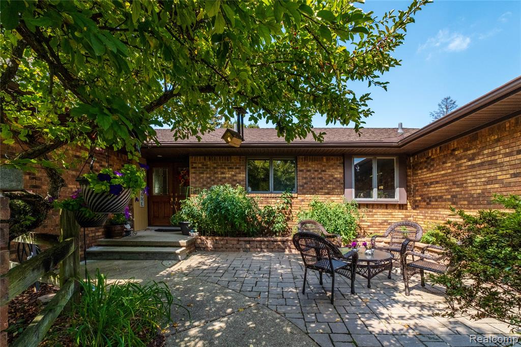 35598 Springvale Street Farmington Hills, MI 48331 - Photo 4 of 56 Gallery Image 4