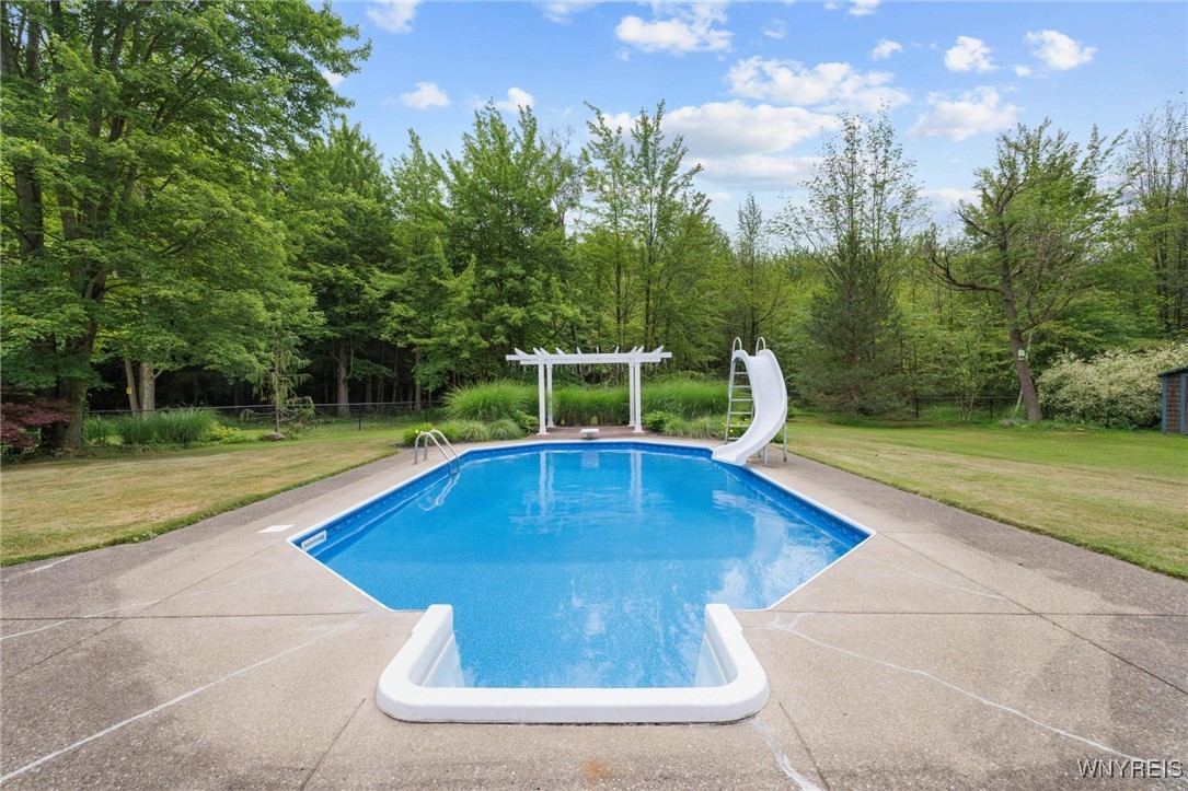 1575 Overhead Road Derby, NY 14047 - Photo 5 of 50