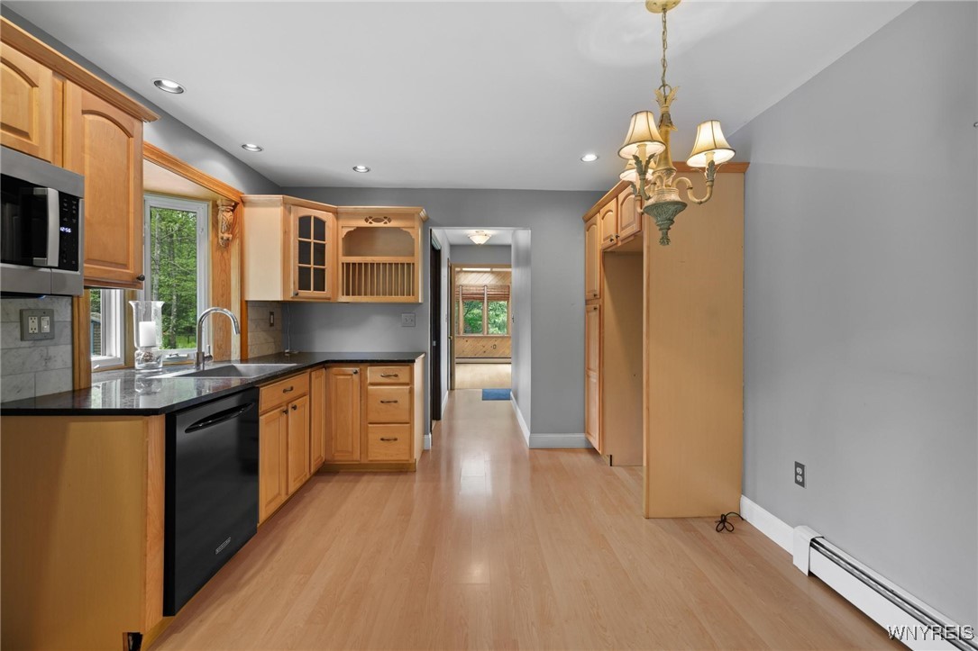 1575 Overhead Road Derby, NY 14047 - Photo 9 of 50 Eat in kitchen