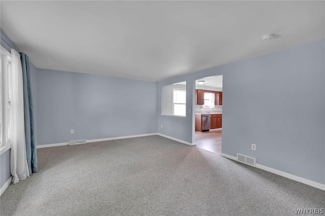 590 Potters Road West Seneca, NY 14224 - Photo 21 of 50 Upper Unit: Living Room