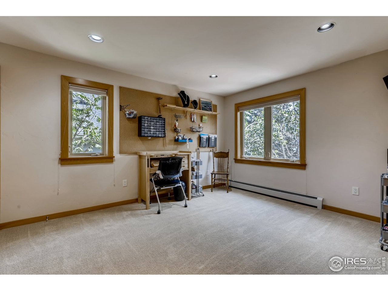 566 Dakota Boulevard Boulder, CO 80304 - Photo 17 of 24 a view of livingroom with furniture and a window
