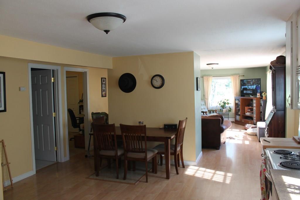 23 Keller Road Belfast, ME 04915 - Photo 10 of 20 Dining area.