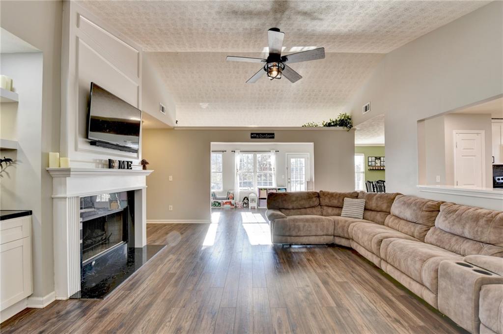 1318 Cascade View Drive Southwest Grayson, GA 30017 - Photo 3 of 74