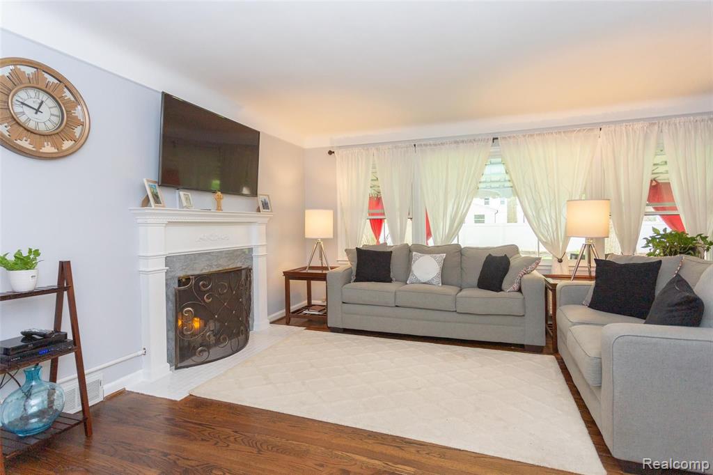 3539 Kenmore Road Berkley, MI 48072 - Photo 8 of 50