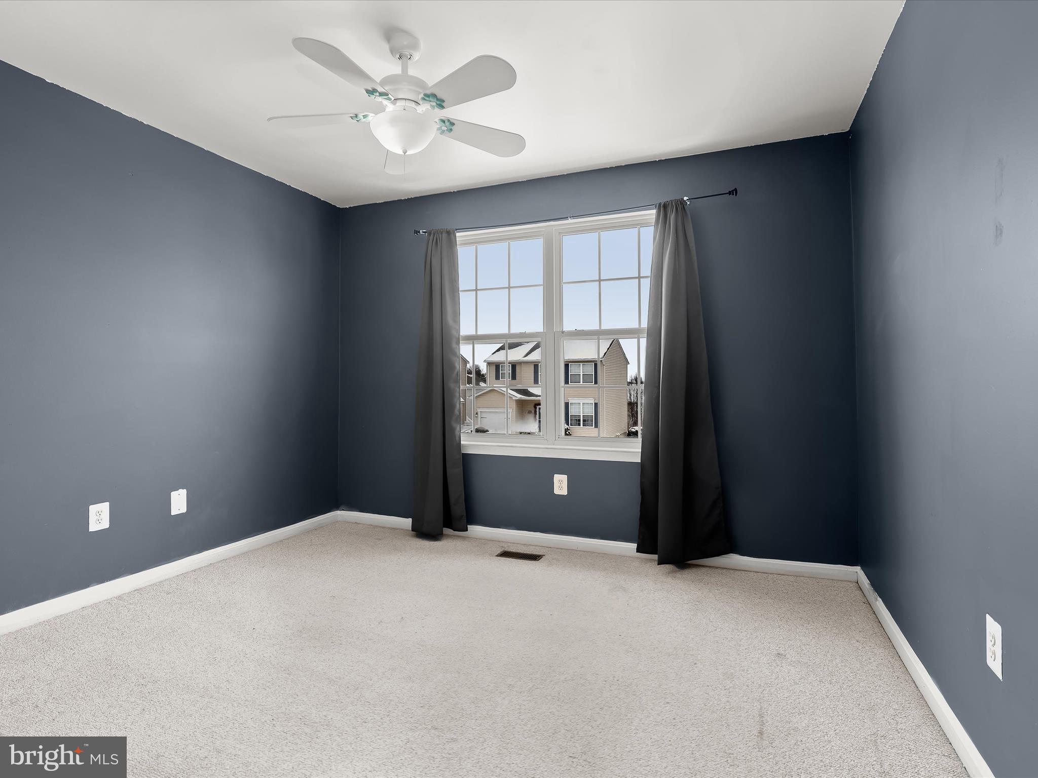 15 Dunmore Drive Hanover, PA 17331 - Photo 30 of 40 a bedroom with windows and closet