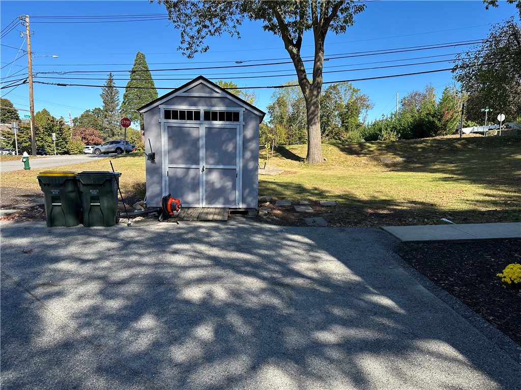 2 Hattie Avenue Smithfield, RI 02828 - Photo 4 of 25