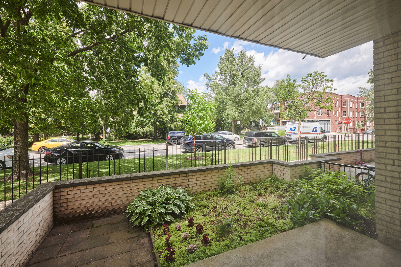 7074 North Ridge Boulevard, Unit 1E Chicago, IL 60645 - Photo 5 of 24