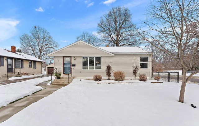 $525,000 | 1947 Field Avenue, St. Paul, MN 55116