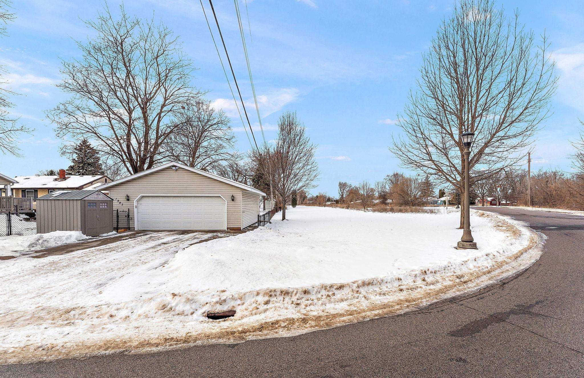 1947 Field Avenue St. Paul, MN 55116 - Photo 41 of 53