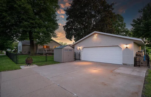 $525,000 | 1947 Field Avenue, St. Paul, MN 55116