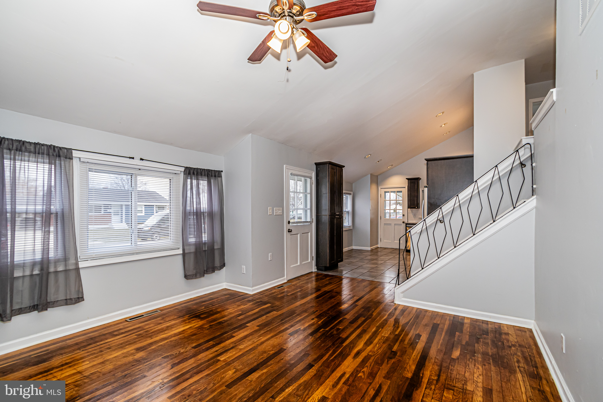 23 Garrett Road Newark, DE 19713 - Photo 3 of 19 Living Rm