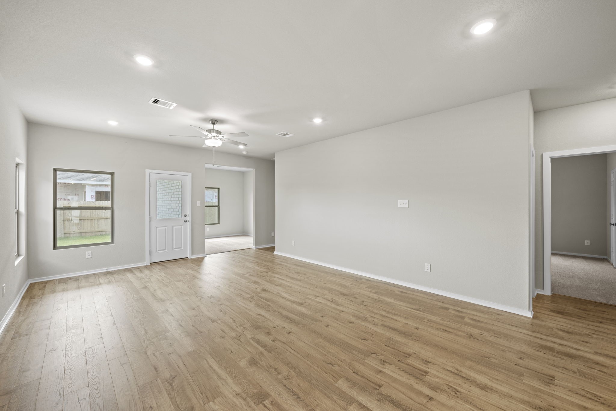 3506 Atlas Pt Lane Angleton, TX 77515 - Photo 10 of 25