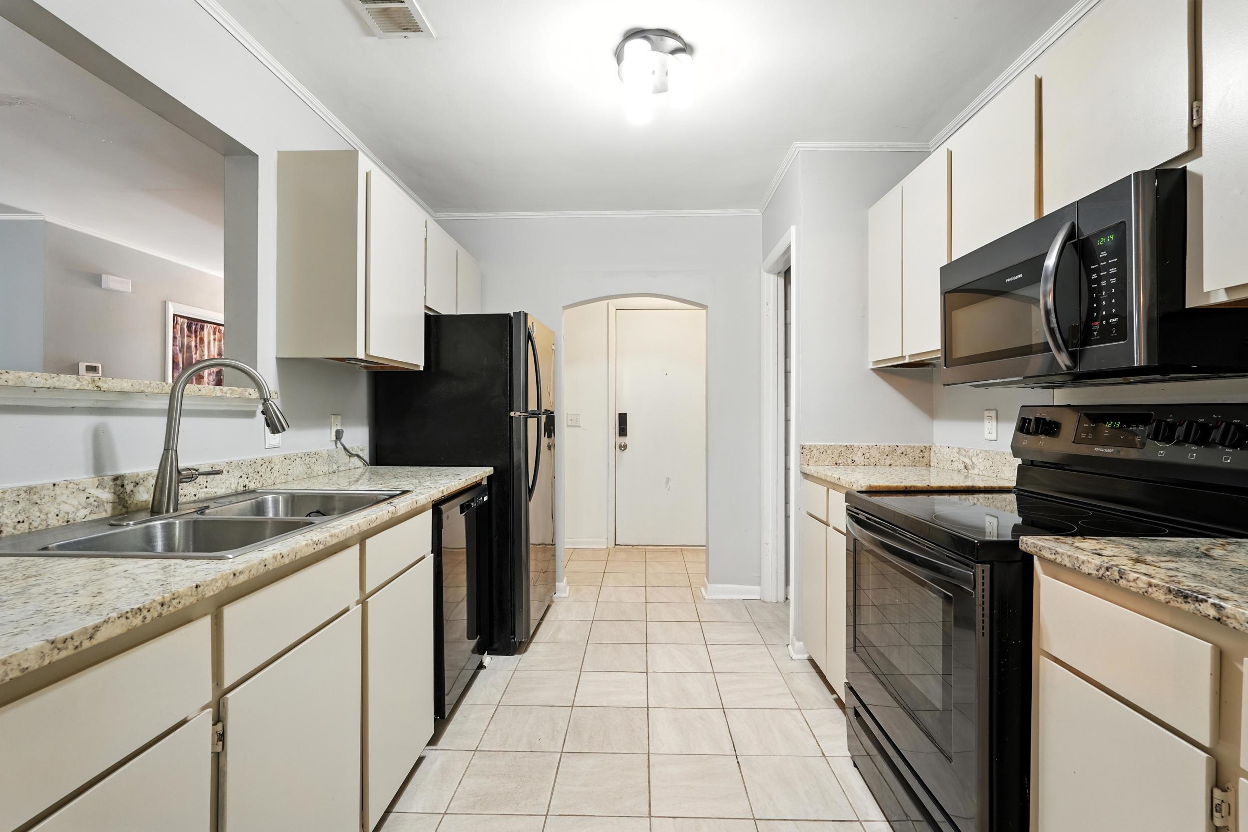 607 Green Castle Drive Goose Creek, SC 29445 - Photo 9 of 27 DSC06301