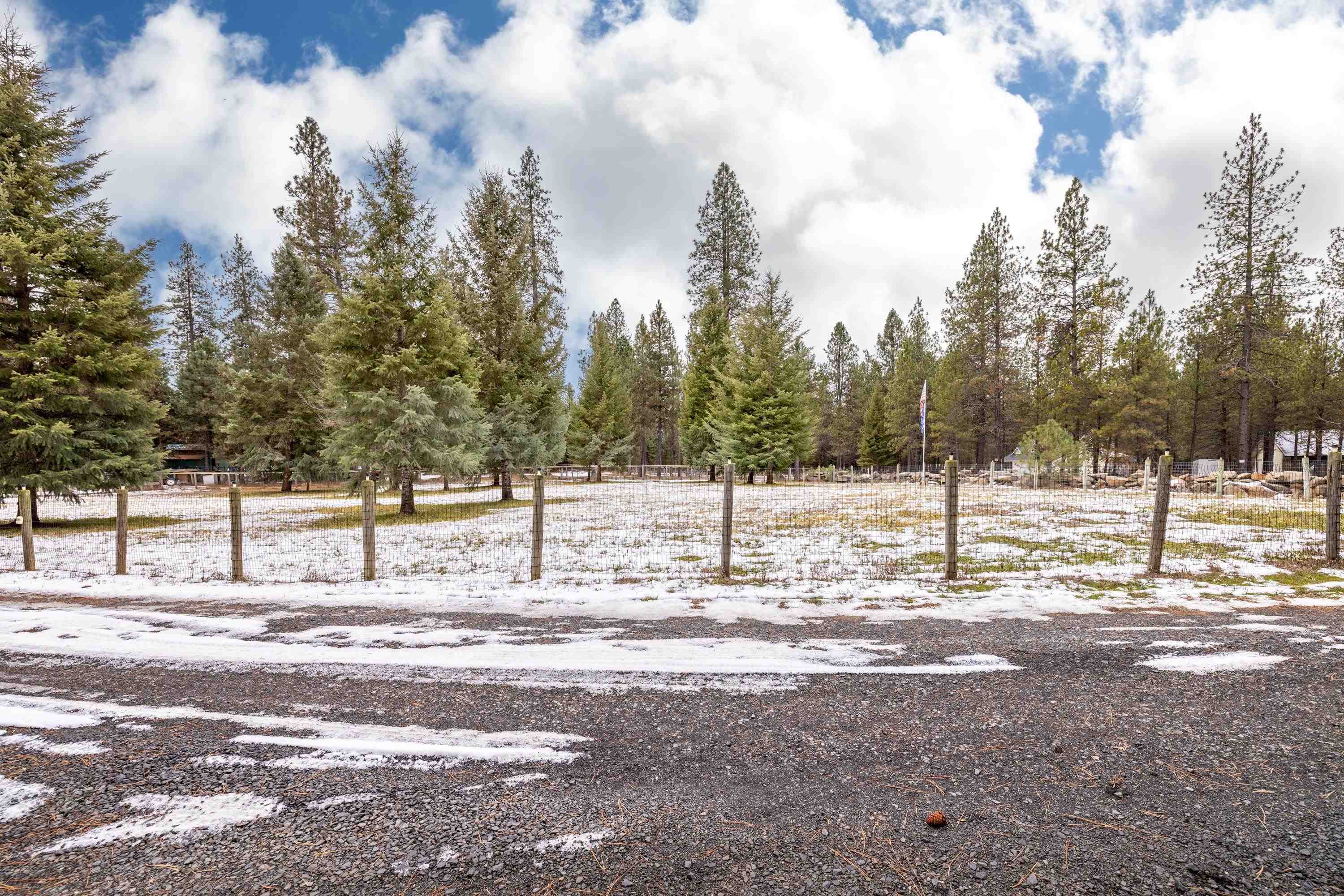 32410 North Ridge Road Chattaroy, WA 99003 - Photo 5 of 49