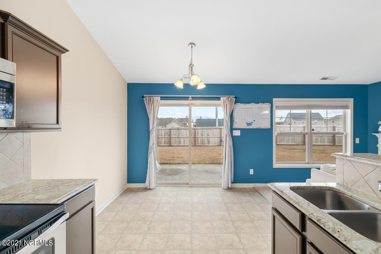 267 Merin Height Road Jacksonville, NC 28546 - Photo 14 of 35 14