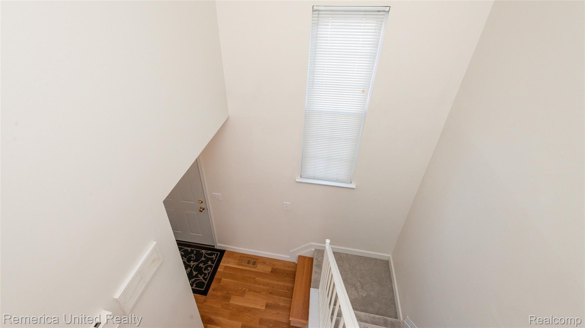 24615 Bashian Drive Novi, MI 48375 - Photo 17 of 35 Landing.jpg