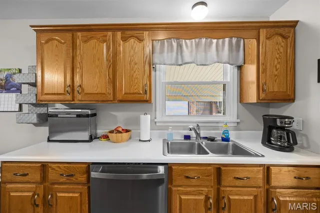 $220,000 | 35 Cardinal Lane, Highland, IL 62249