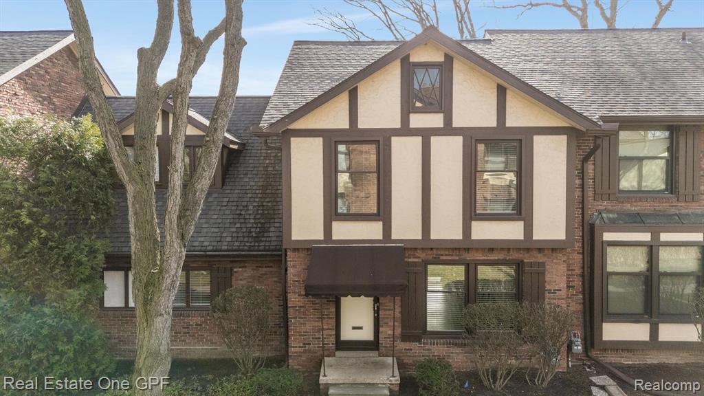 1708 Vernier Road Grosse Pointe Woods, MI 48236 - Photo 4 of 43