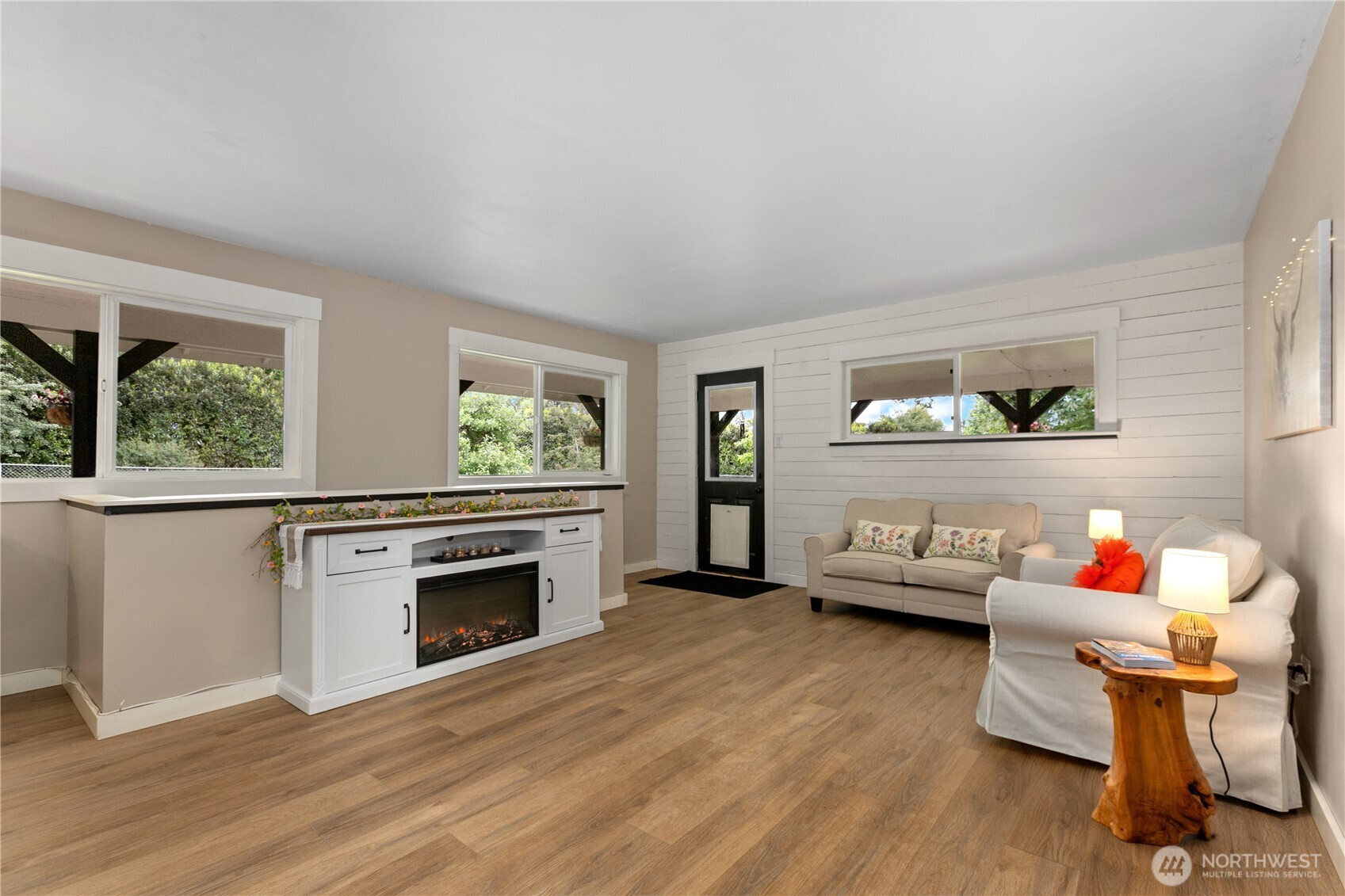 24522 Cromwell Road Monroe, WA 98272 - Photo 5 of 40 a living room with furniture and a fireplace