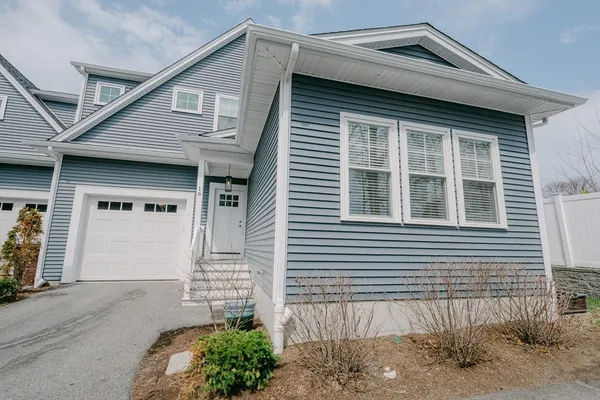 $805,000 | 16 Nina Court, Unit 8, Dedham, MA 02026