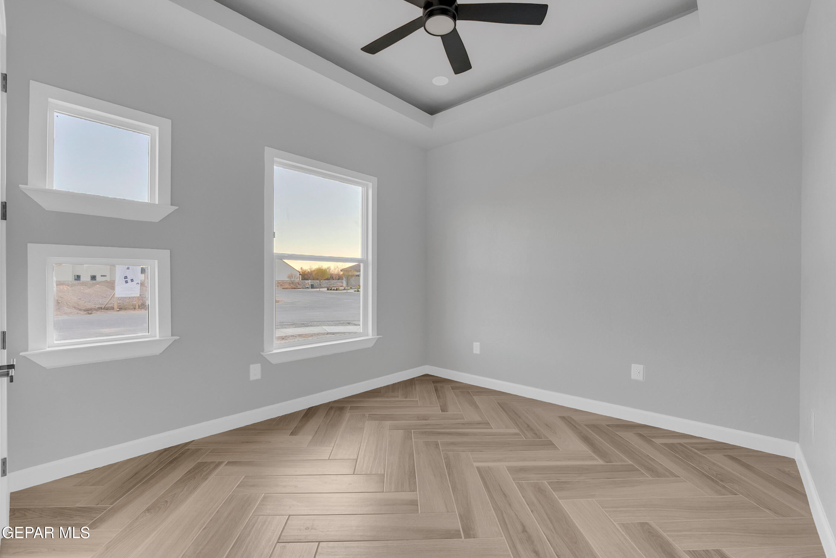 5612 Rio Bonito Circle El Paso, TX 79932 - Photo 44 of 79 a view of an empty room with a window