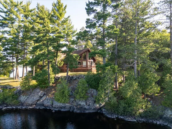 $3,000,000 | 1 Ramsey Island, Michigamme, MI 49861