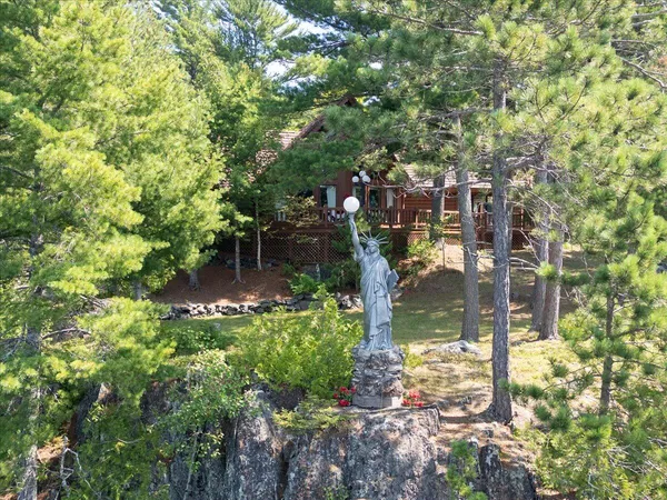 $3,000,000 | 1 Ramsey Island, Michigamme, MI 49861