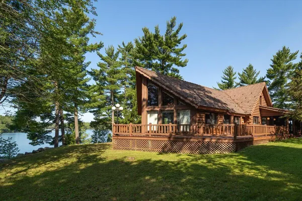 $3,000,000 | 1 Ramsey Island, Michigamme, MI 49861