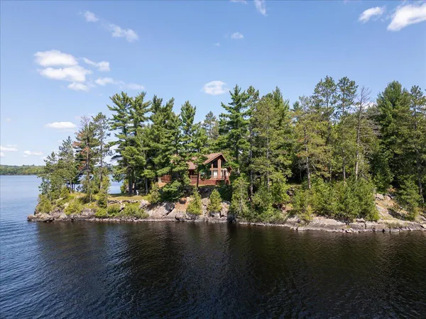 $3,000,000 | 1 Ramsey Island, Michigamme, MI 49861