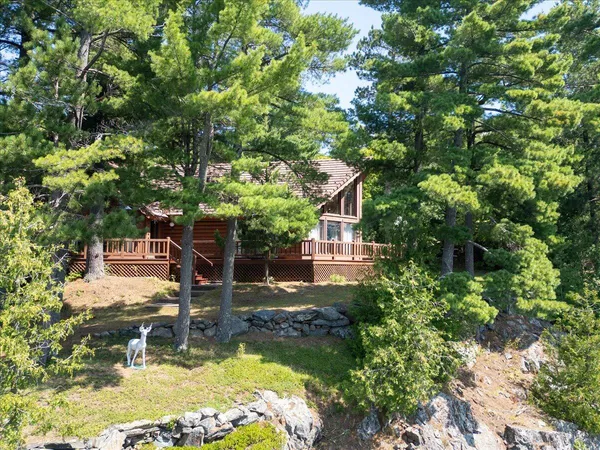 $3,000,000 | 1 Ramsey Island, Michigamme, MI 49861