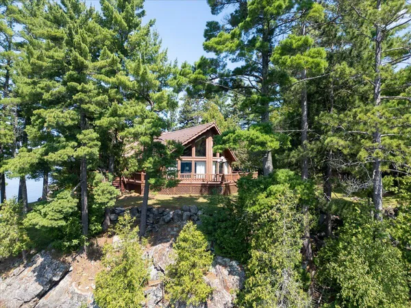 $3,000,000 | 1 Ramsey Island, Michigamme, MI 49861