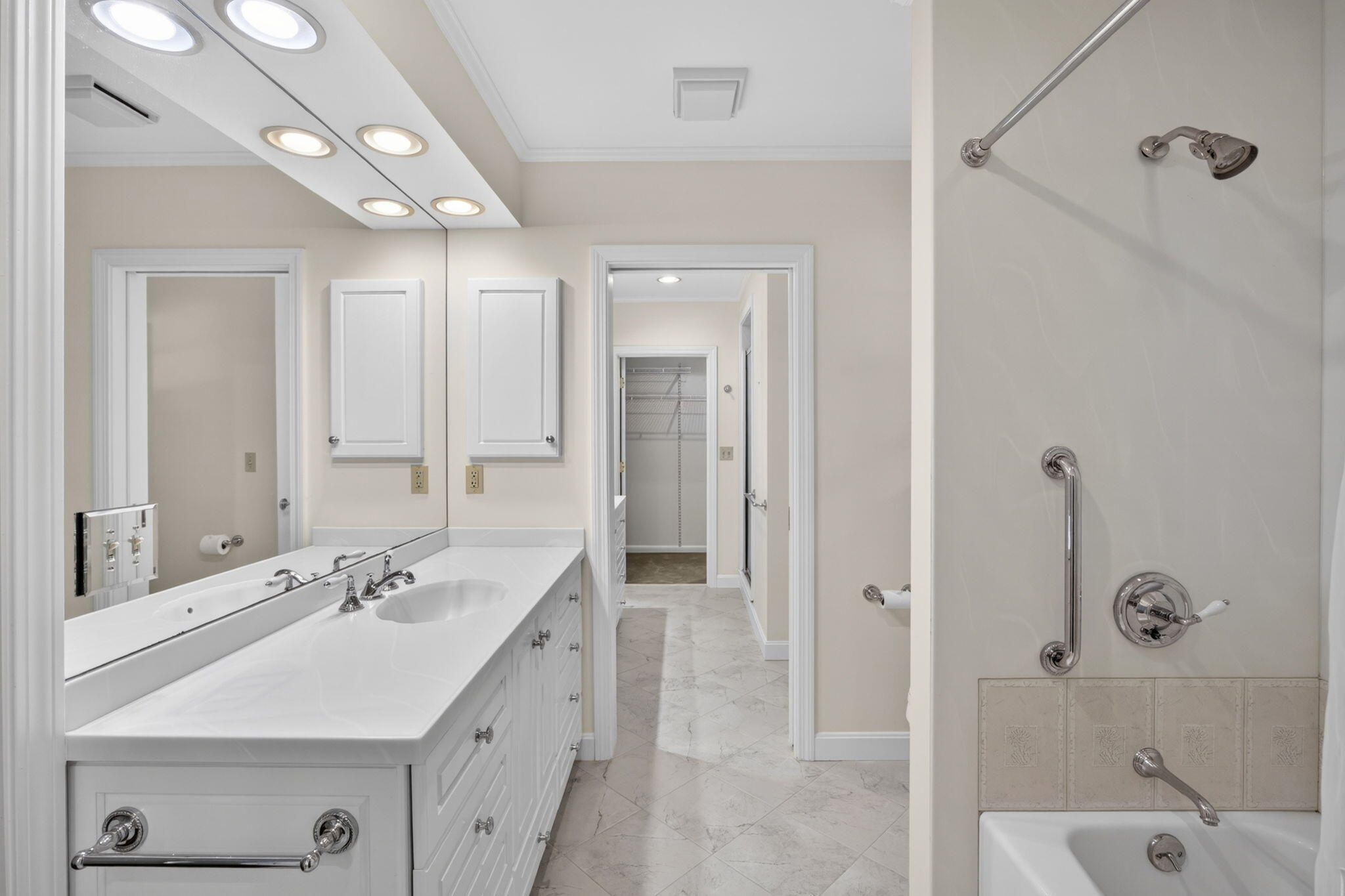 106 Hathaway Road Osterville, MA 02655 - Photo 12 of 31 96-BPF0A3566