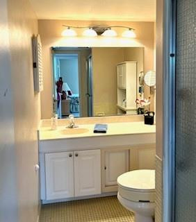 6901 Cypress Road, Unit D12 Plantation, FL 33317 - Photo 15 of 16 Guest bath with Shower