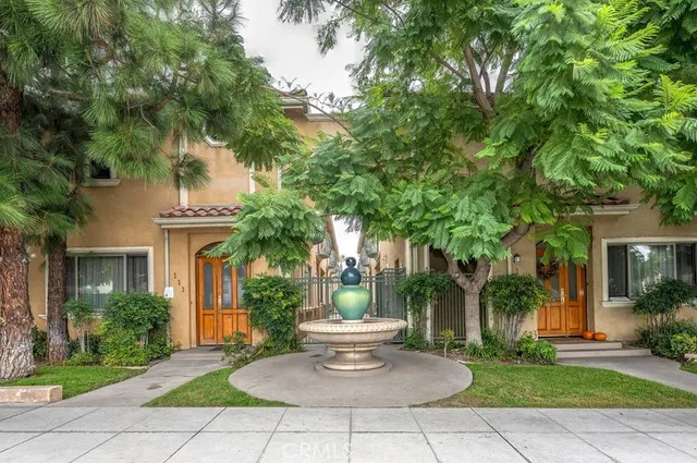 $780,000 | 216 North Buena Vista Street, Unit 113, Burbank, CA 91505