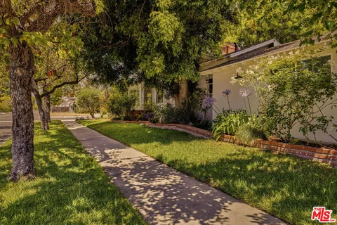 $1,995,000 | 4600 Varna Avenue, Sherman Oaks, CA 91423